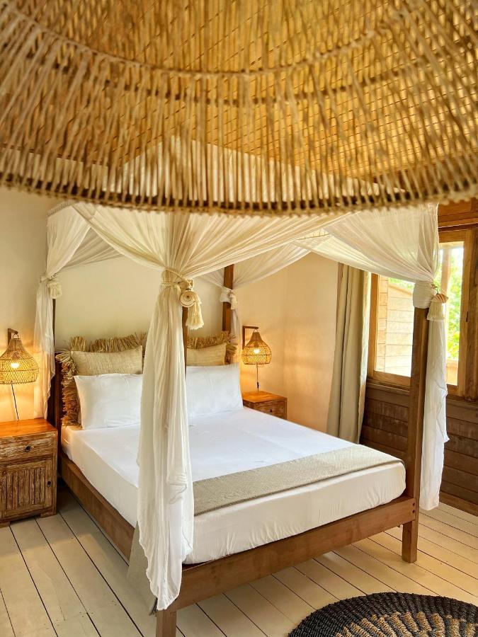 Iru Maldives * Thulusdhoo
