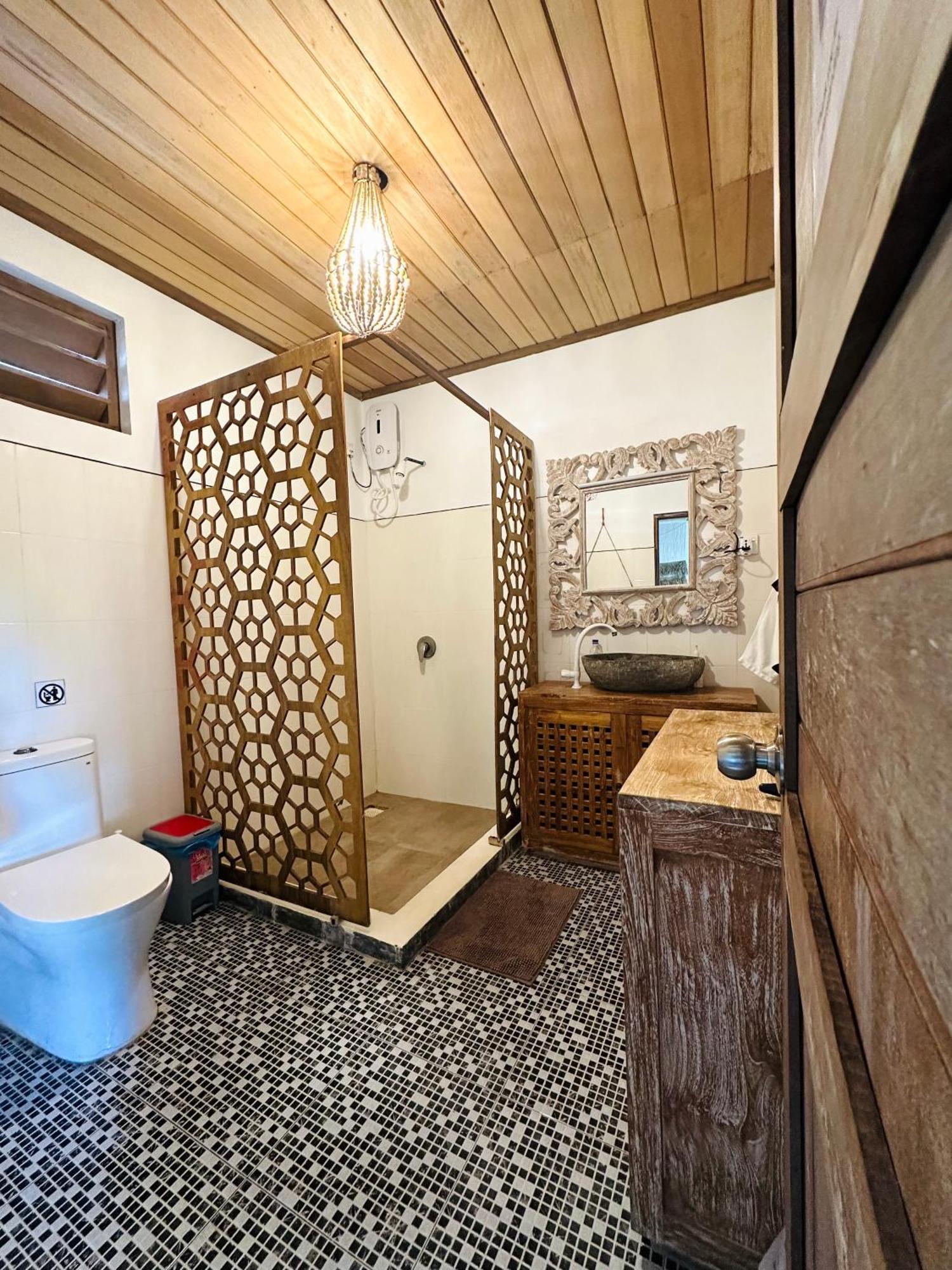 Iru Maldives Guest house Thulusdhoo